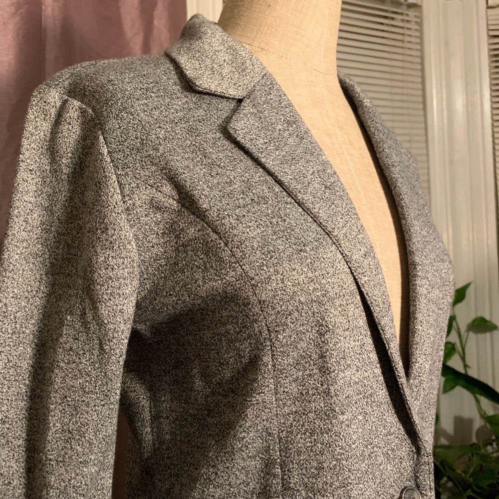 H&M Blazer - Picture 2 of 3
